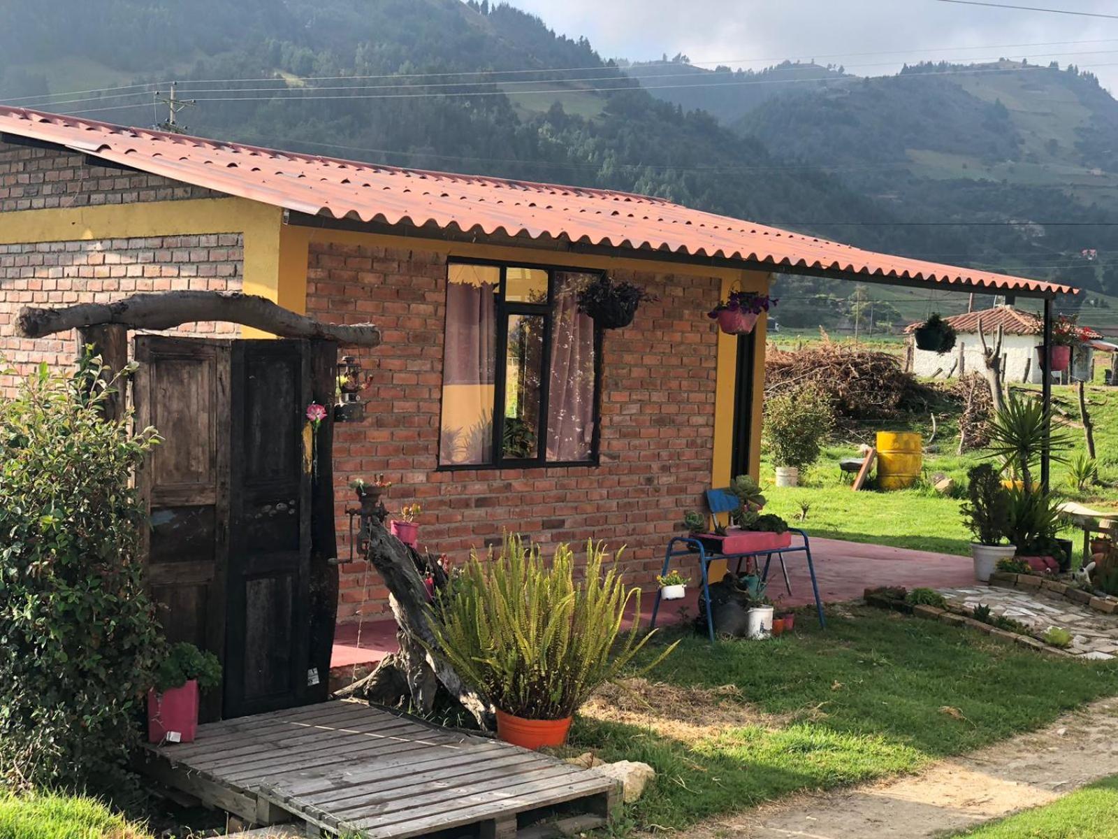 Hospedaje Maria Valentina Tota Exteriér fotografie